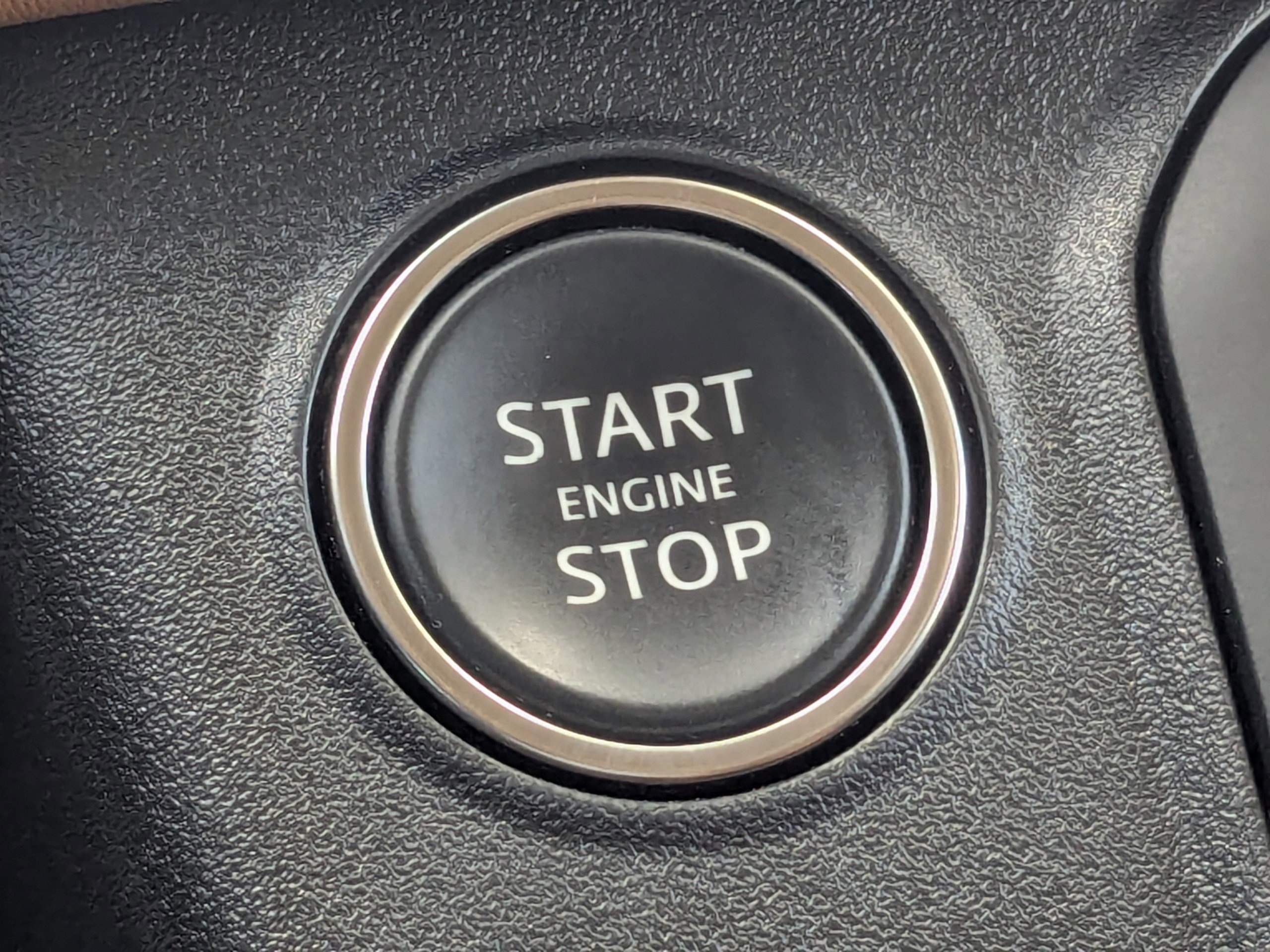 Used 2023 Land Rover Defender 130 First Edition image 32