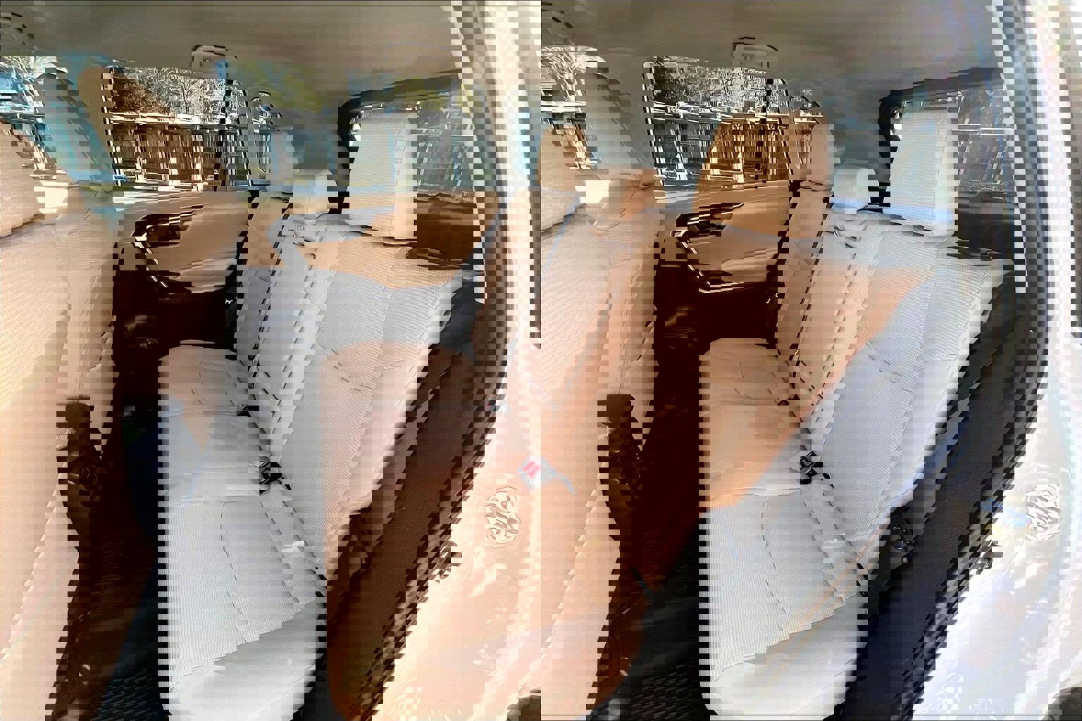 Used 2022 Toyota RAV4 LE image 24