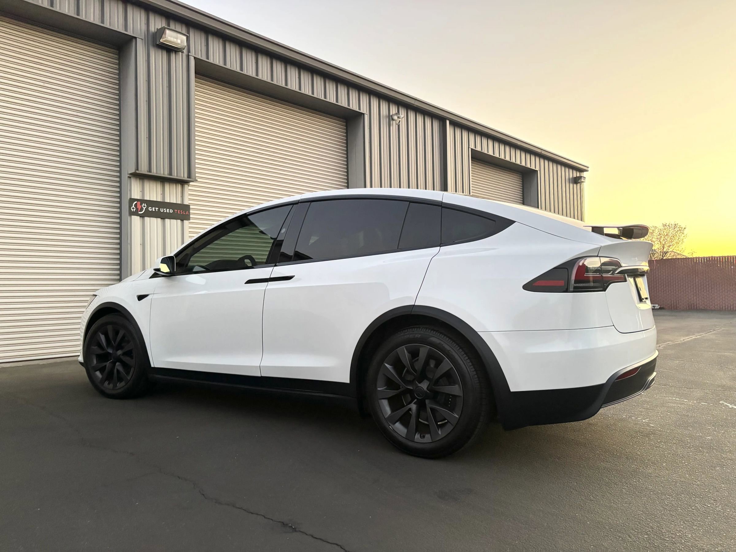 Used 2023 Tesla Model X Standard Sport Utility 4D image 9