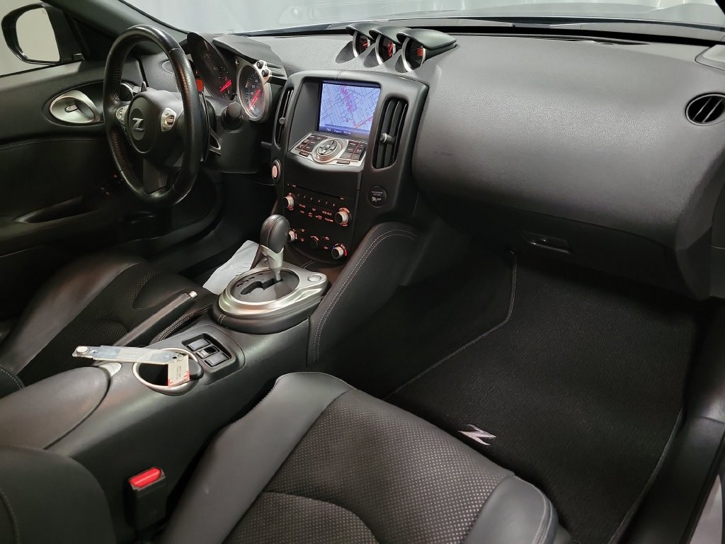 Used 2020 Nissan 370Z Touring Sport RWD image 33