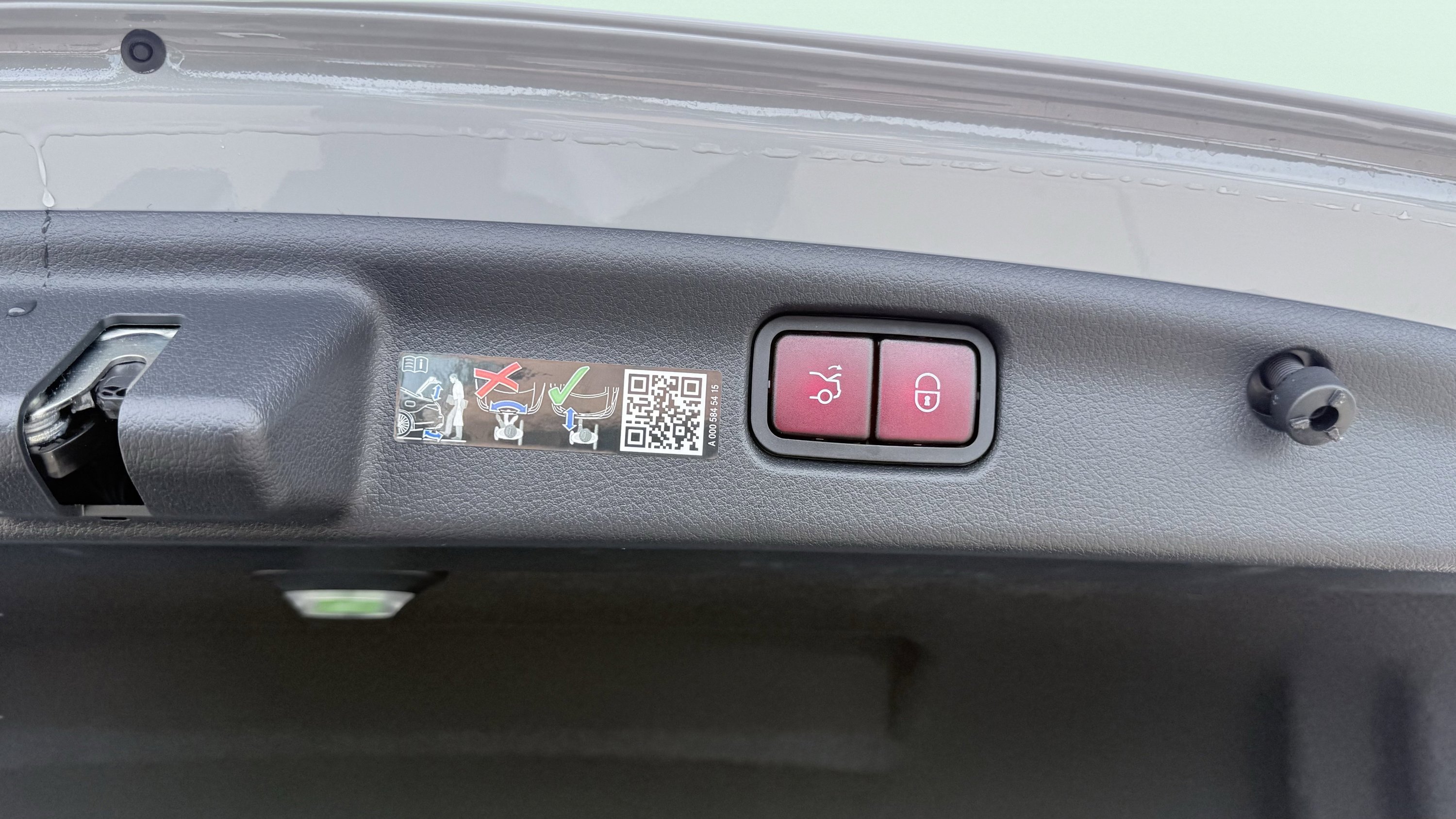 Used 2025 Mercedes-Benz C 300 Sedan image 14