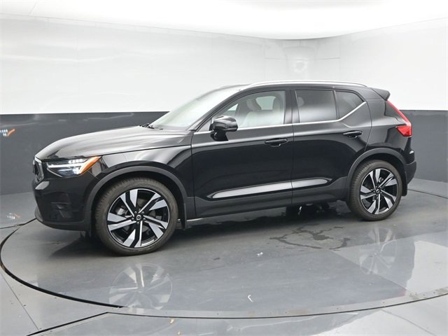 Used 2024 Volvo XC40 B5 Plus w/ Protection Package Premier image 4