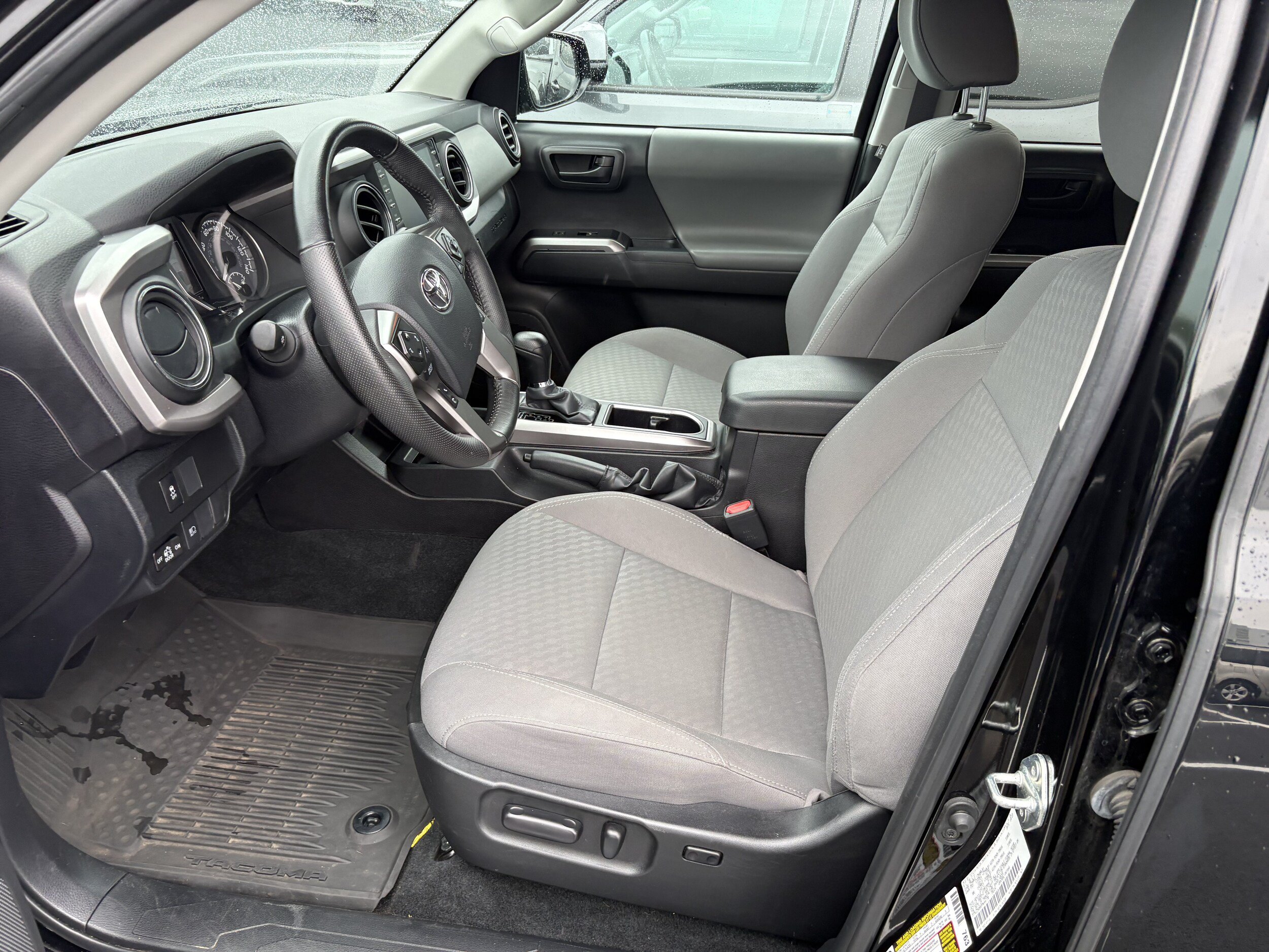 Certified 2023 Toyota Tacoma SR5 AWD/4WD image 3
