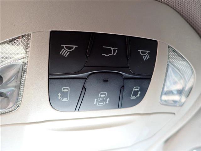 Used 2018 Chrysler Pacifica Touring-L w/ Advanced Safetytec Group FWD image 24