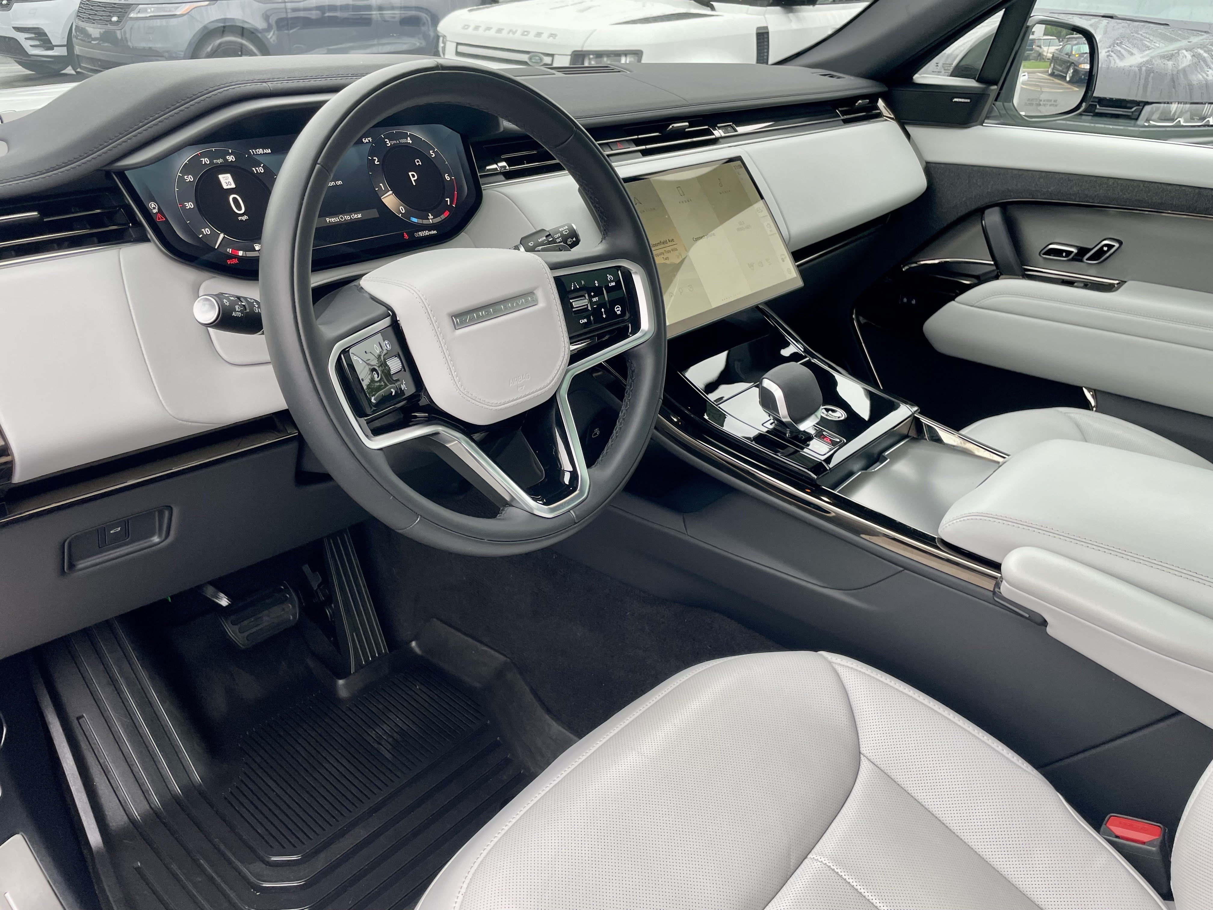 Used 2025 Land Rover Range Rover Sport SE AWD/4WD image 13