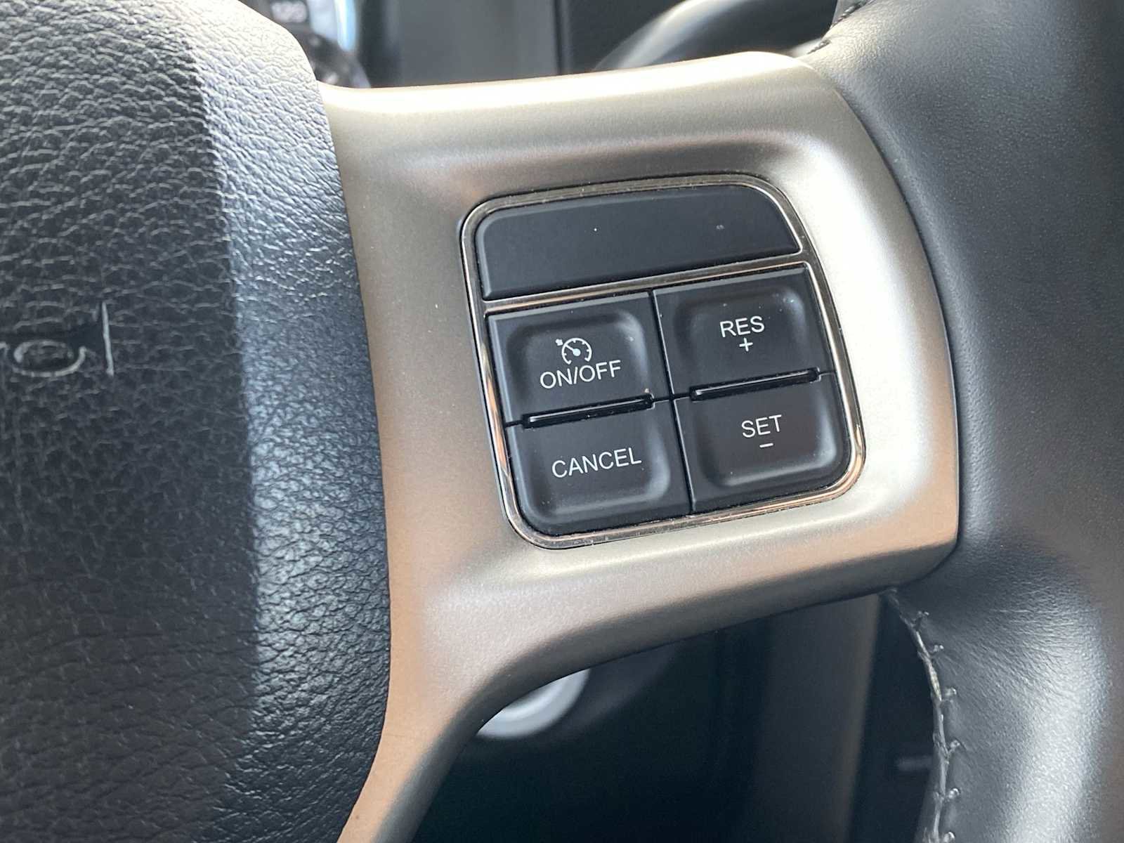 Used 2014 RAM 3500 Laramie w/ Convenience Group image 25