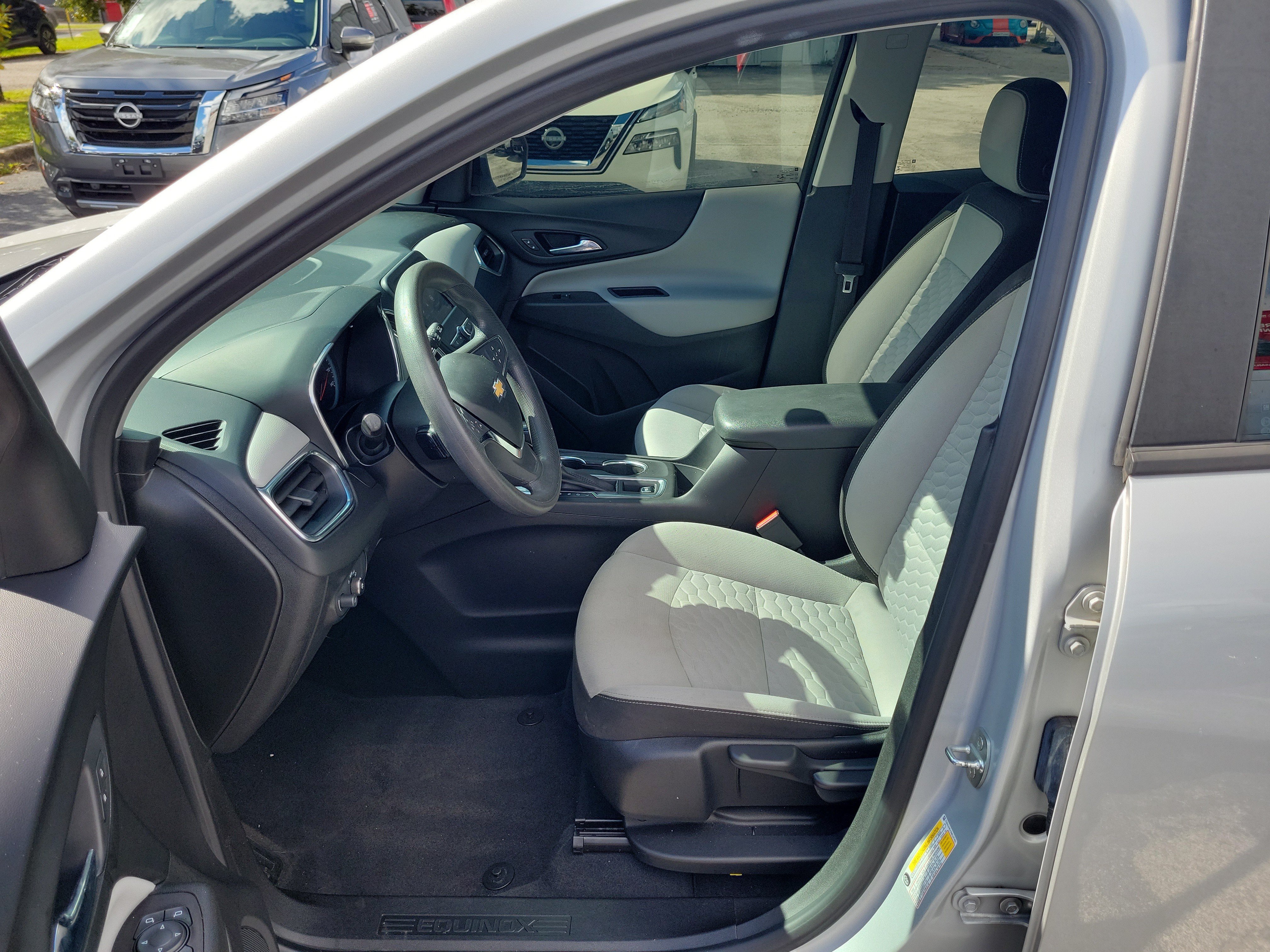 Used 2021 Chevrolet Equinox LS FWD image 12