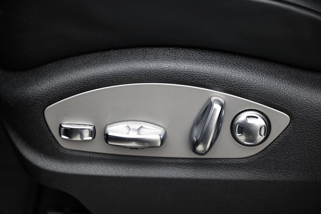 Certified 2024 Porsche Macan image 21