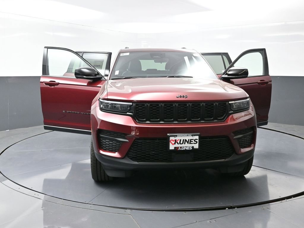 New 2025 Jeep Grand Cherokee Altitude w/ Trailer Tow Package image 45