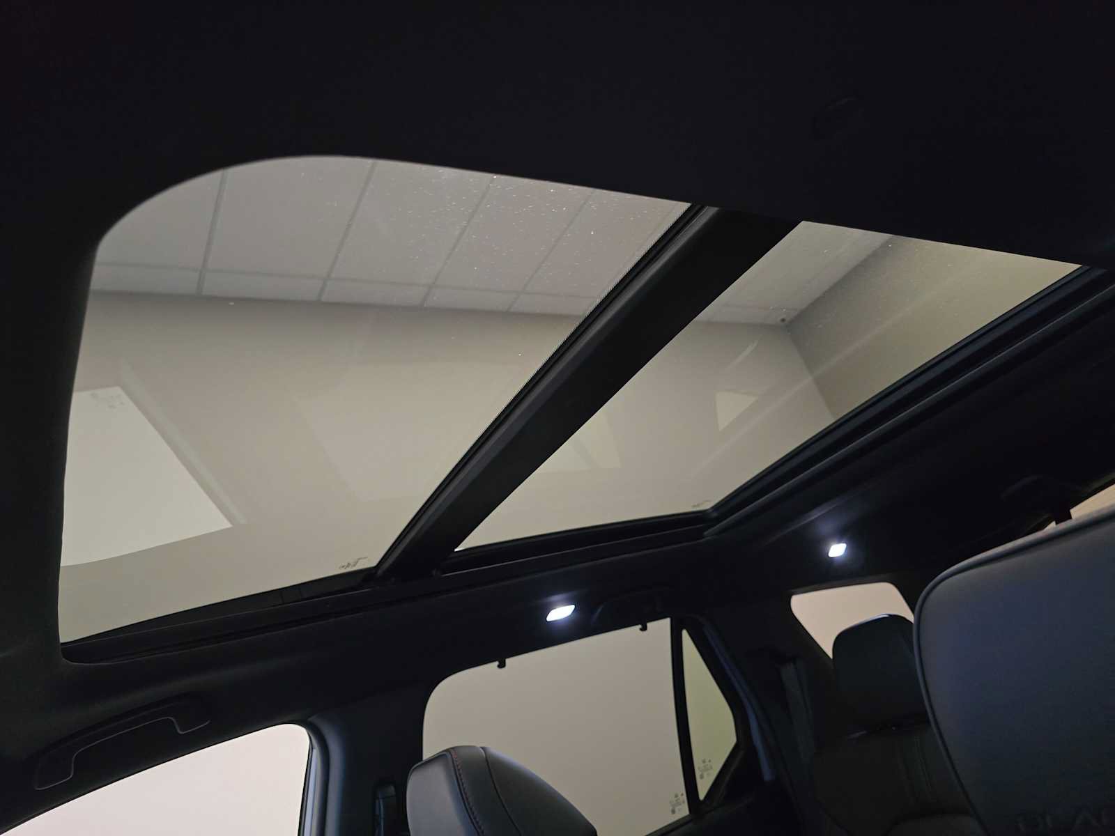 Used 2025 Honda Pilot Black Edition image 22