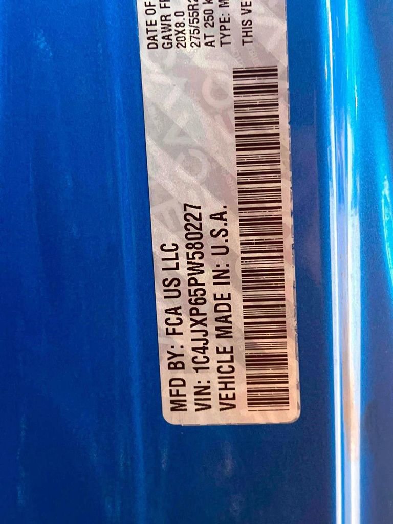 Certified 2023 Jeep Wrangler Unlimited Sahara w/ Cold Weather Group image 18