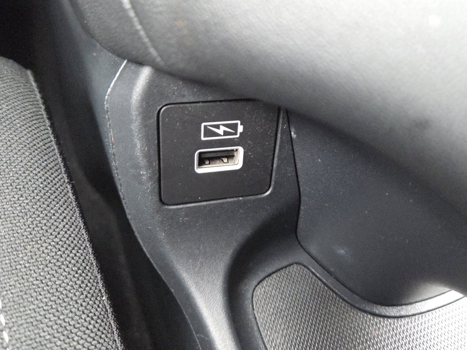 Used 2023 Honda HR-V LX image 6