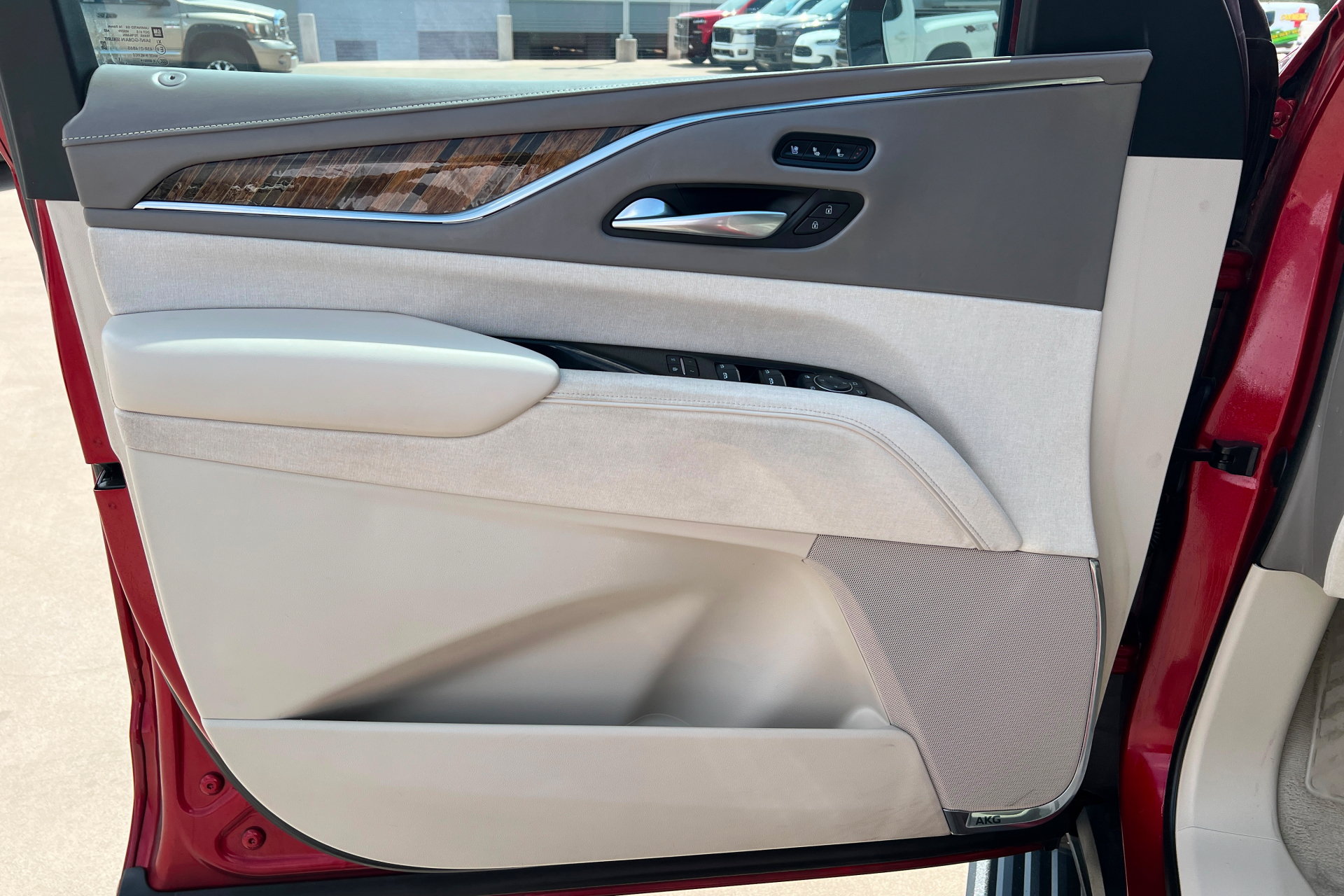 Used 2022 Cadillac Escalade Sport Platinum AWD/4WD image 15