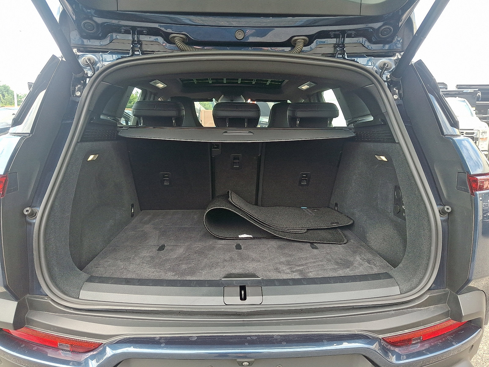 Used 2023 Fisker Ocean One image 27