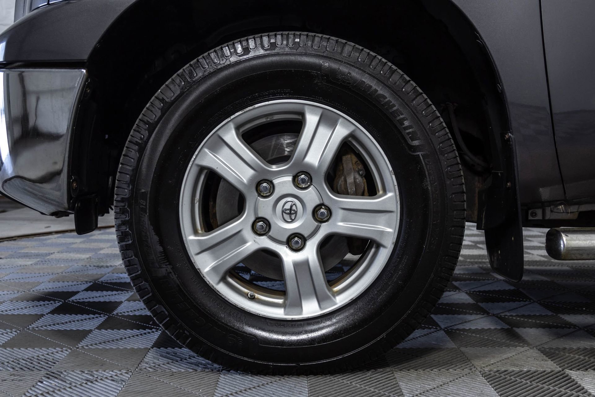 Used 2011 Toyota Tundra 4x4 CrewMax w/ SR5 Pkg image 46