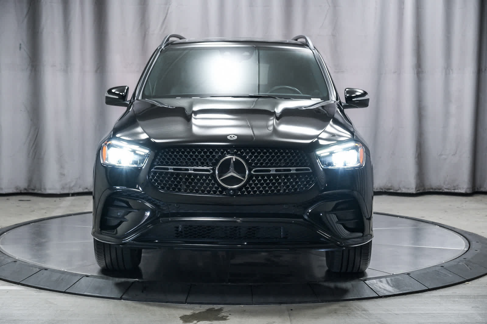 Certified 2025 Mercedes-Benz GLE 350 4MATIC w/ AMG Line Exterior image 6