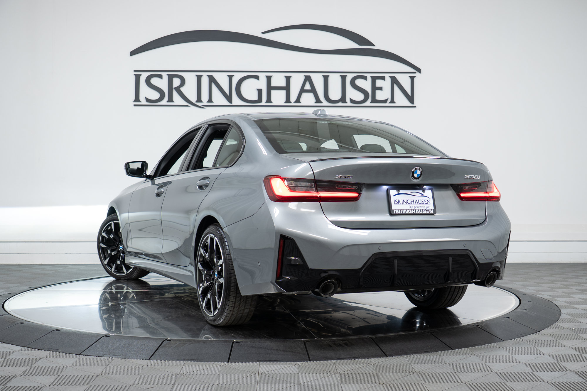 New 2026 BMW 330i xDrive Sedan w/ M Sport Package AWD/4WD image 28