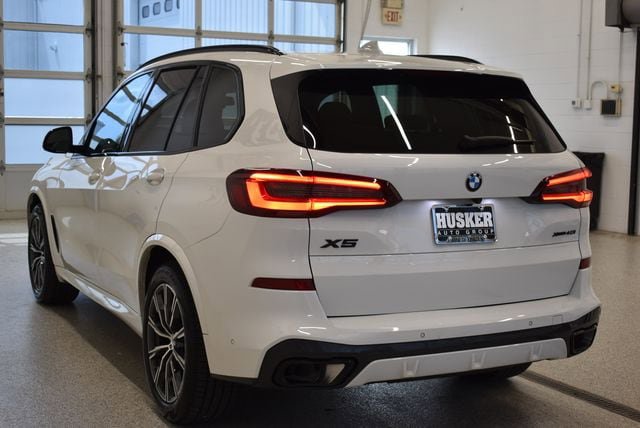 Used 2023 BMW X5 xDrive40i w/ M Sport Package AWD/4WD image 10