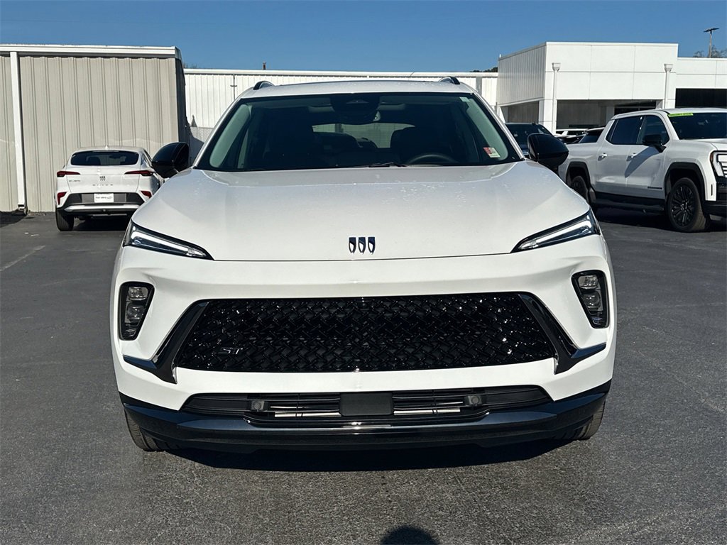 Used 2025 Buick Envision Sport Touring image 3