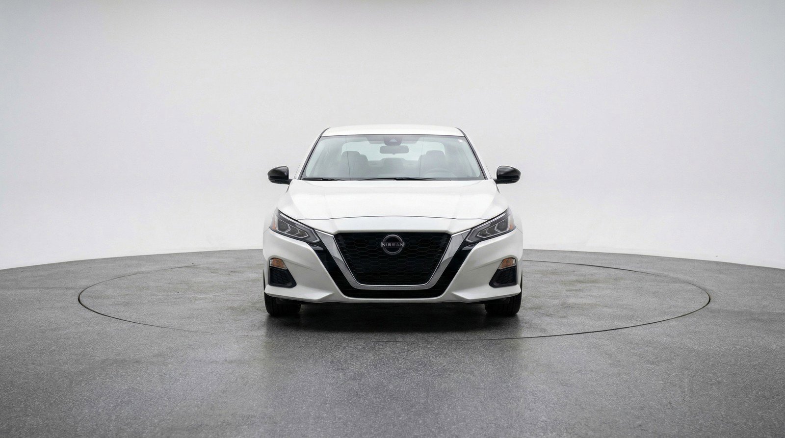 Used 2025 Nissan Altima 2.5 SV image 2