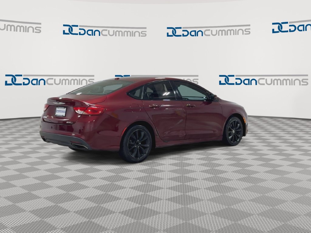 Used 2015 Chrysler 200 S FWD image 8