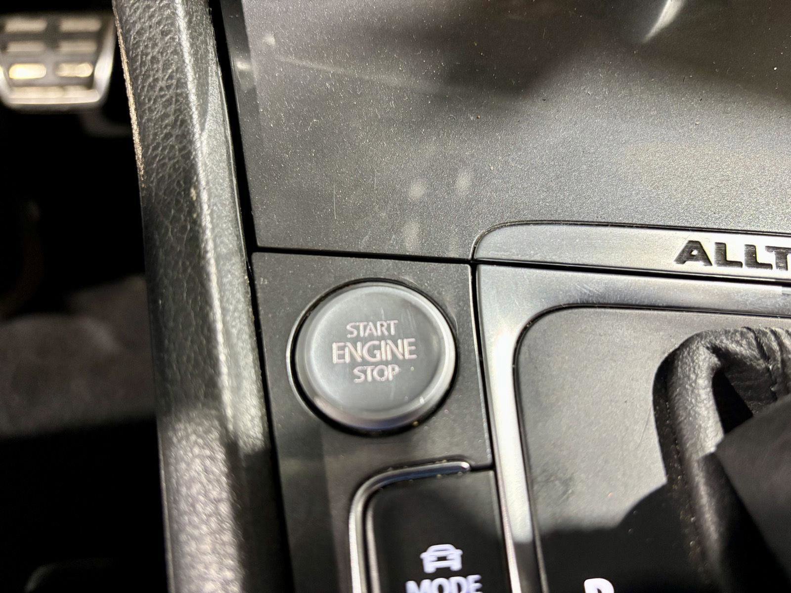 Used 2017 Volkswagen Golf Alltrack SE image 26