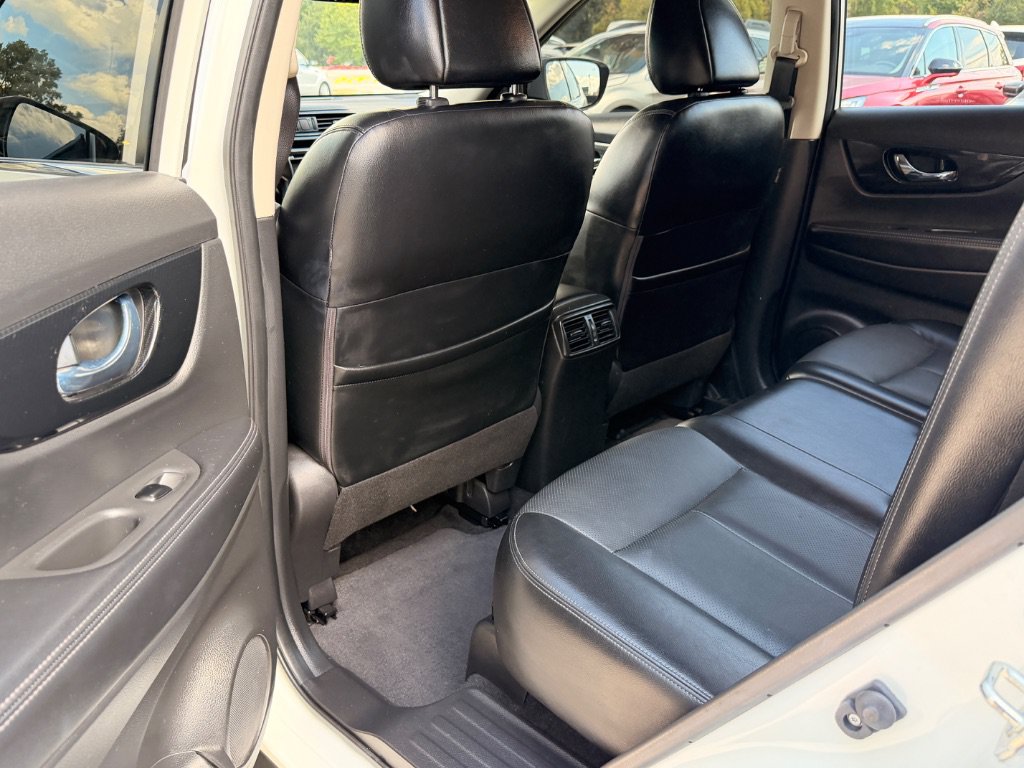 Used 2018 Nissan Rogue SL w/ Premium Package FWD image 14