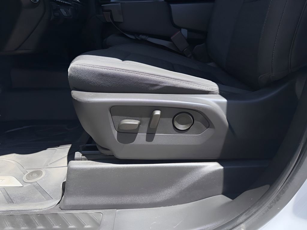 Used 2024 Chevrolet Silverado 1500 Custom AWD/4WD image 16
