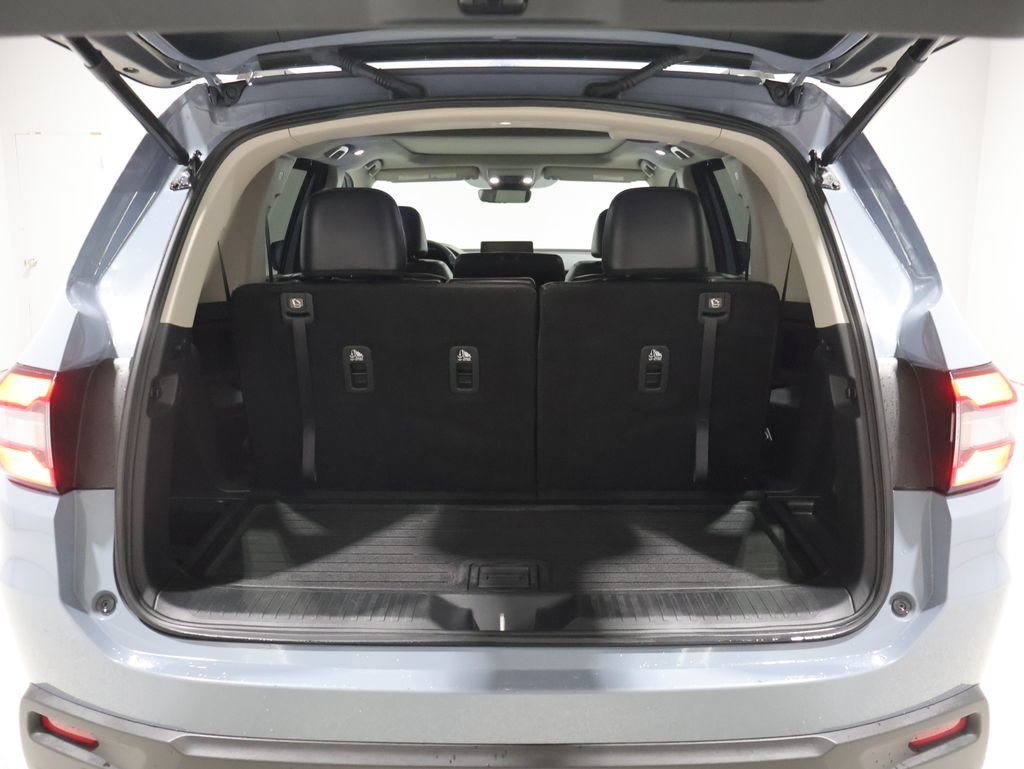 Used 2023 Honda Pilot Touring image 4