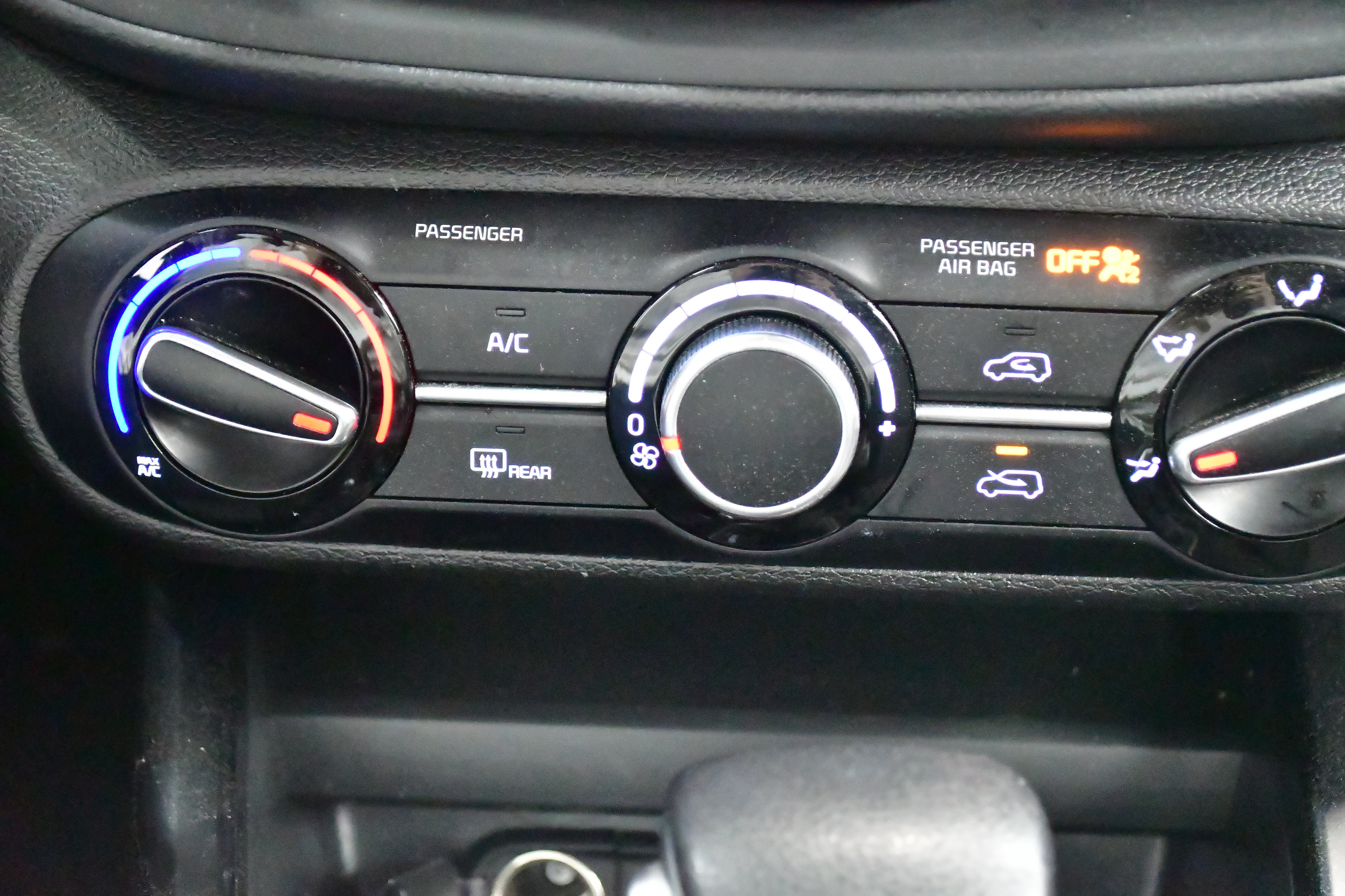 Used 2024 Kia Soul LX w/ Option Group 015 FWD image 27