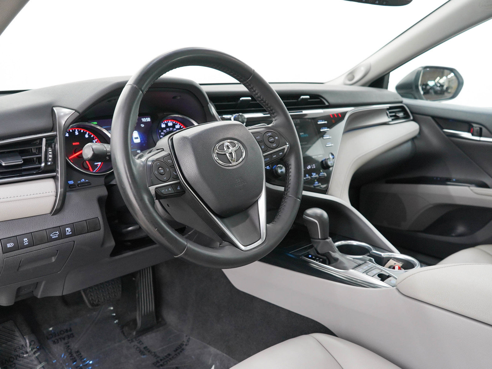 Used 2020 Toyota Camry XSE w/ Blackout Package FWD image 23