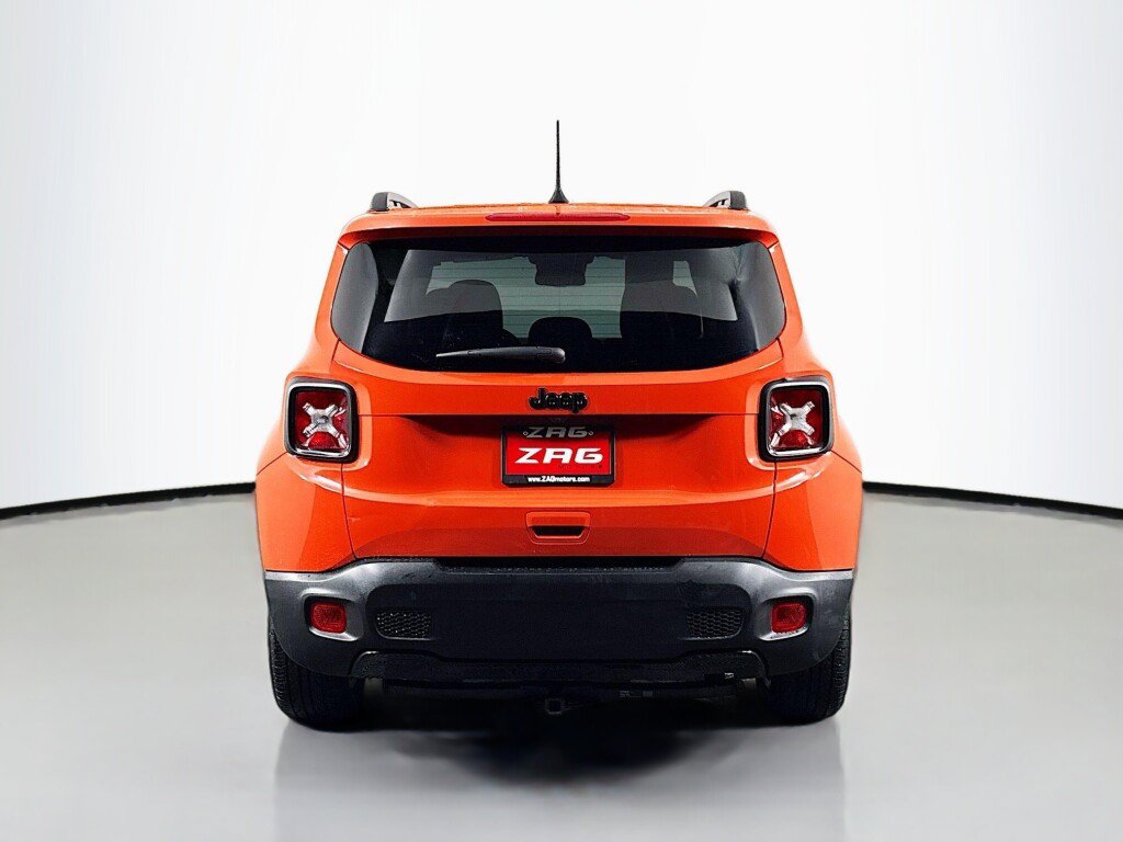 Used 2019 Jeep Renegade Altitude w/ Quick Order Package 2XM FWD image 4