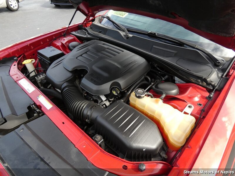 Used 2011 Dodge Challenger RWD image 8