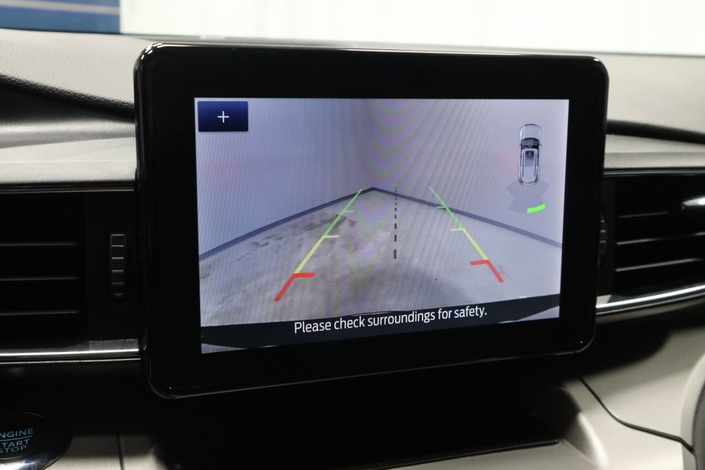 Certified 2022 Ford Explorer XLT w/ Equipment Group 202A image 4