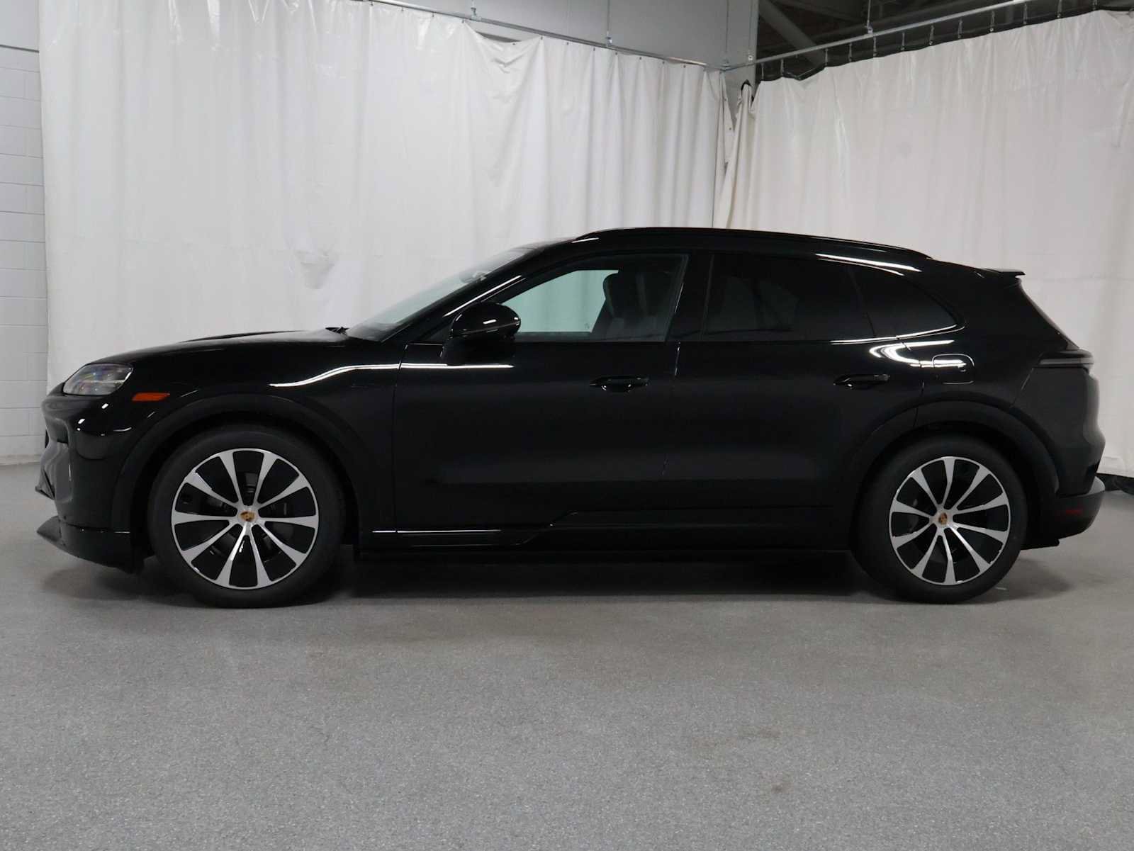 New 2026 Porsche Cayenne Electric AWD/4WD image 2