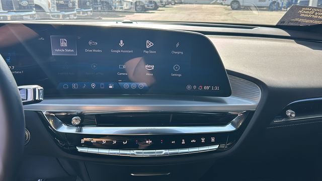 Used 2025 Cadillac Lyriq Luxury image 21