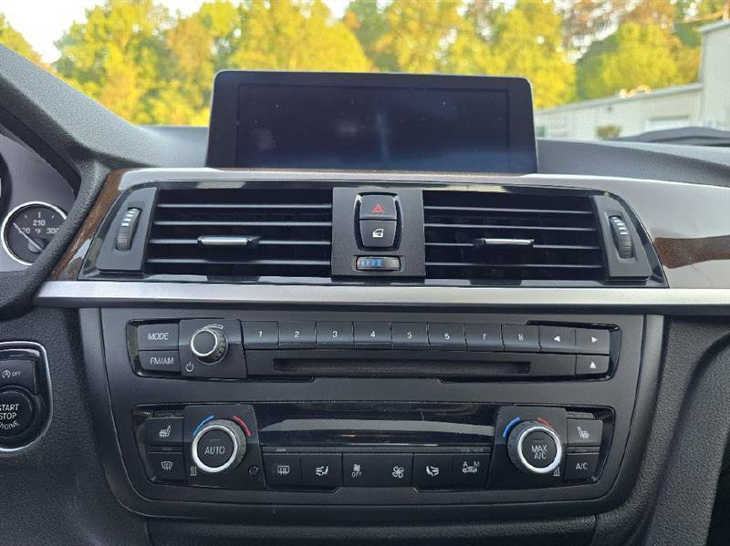 Used 2015 BMW 328d xDrive Sedan AWD/4WD image 32