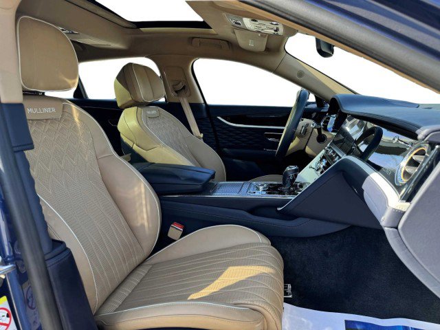 Used 2023 Bentley Flying Spur W12 image 65