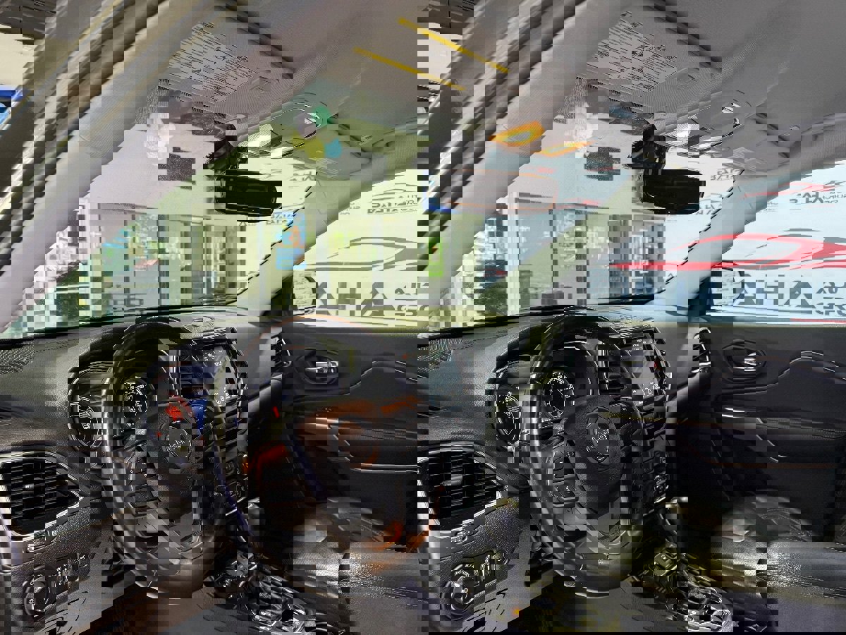 Used 2019 Jeep Cherokee Limited image 33