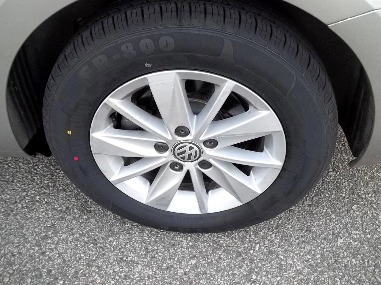 Used 2016 Volkswagen Golf S image 22