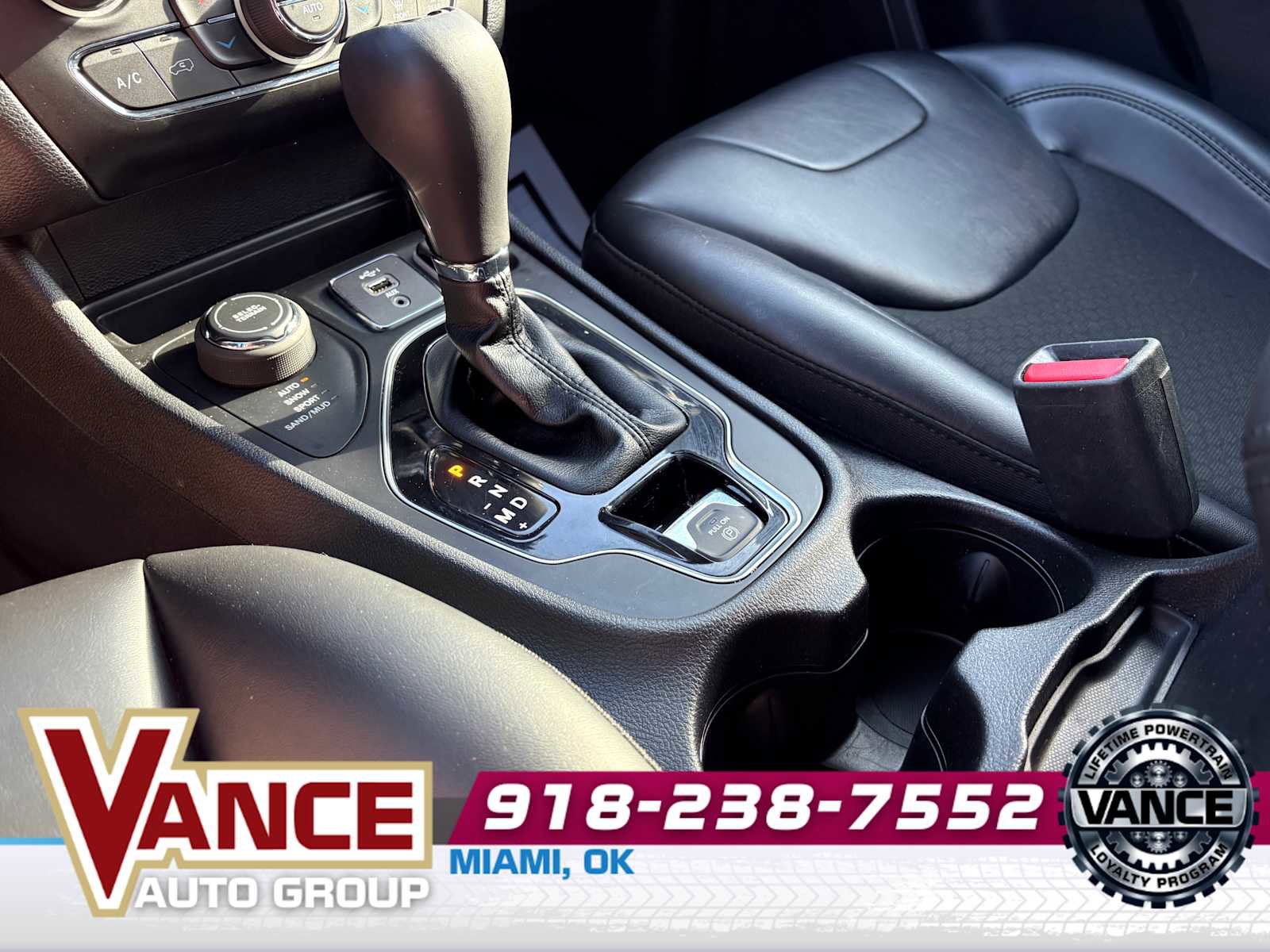Used 2019 Jeep Cherokee Latitude Plus AWD/4WD image 22