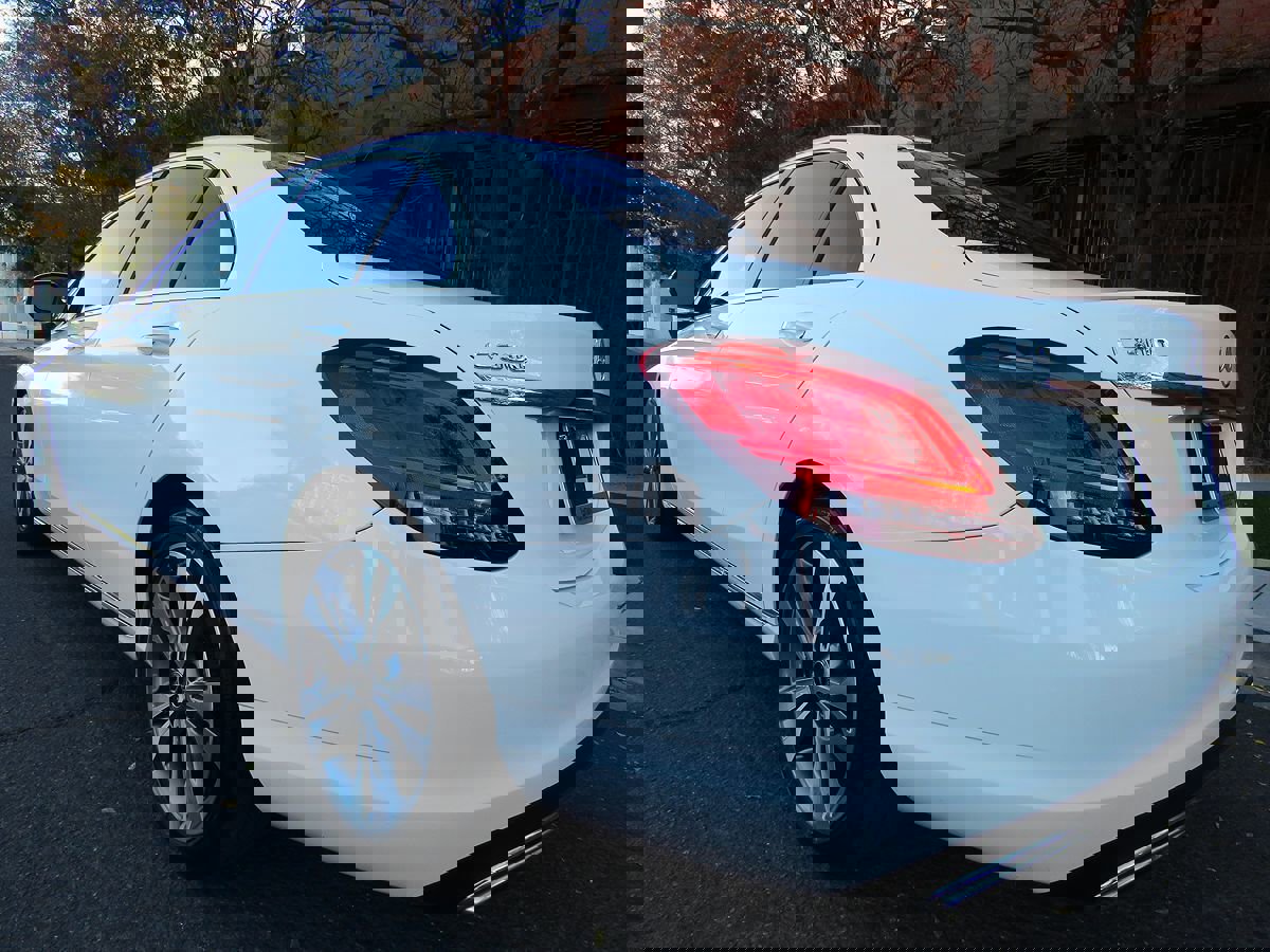 Used 2021 Mercedes-Benz C 300 Sedan image 4