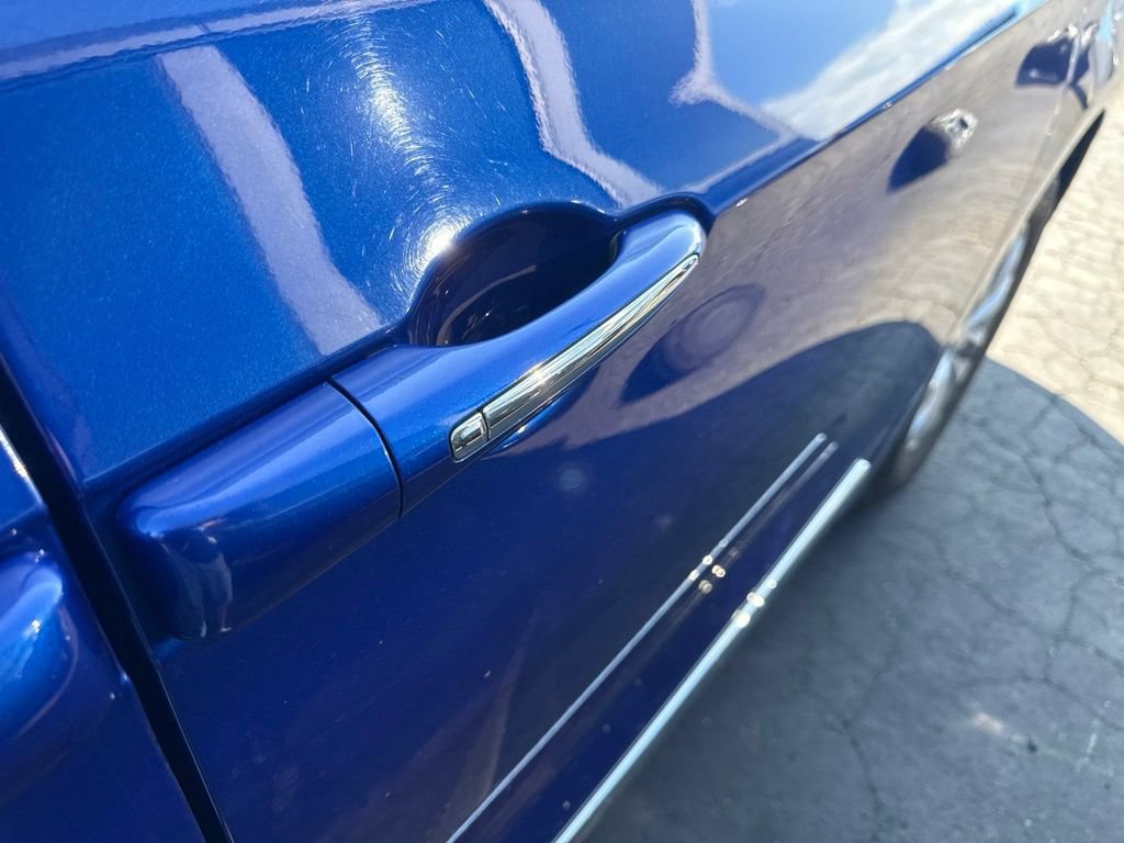 Used 2019 Chrysler Pacifica Touring-L FWD image 11