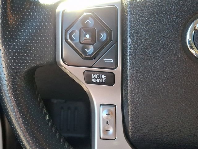 Used 2015 Toyota 4Runner SR5 AWD/4WD image 16