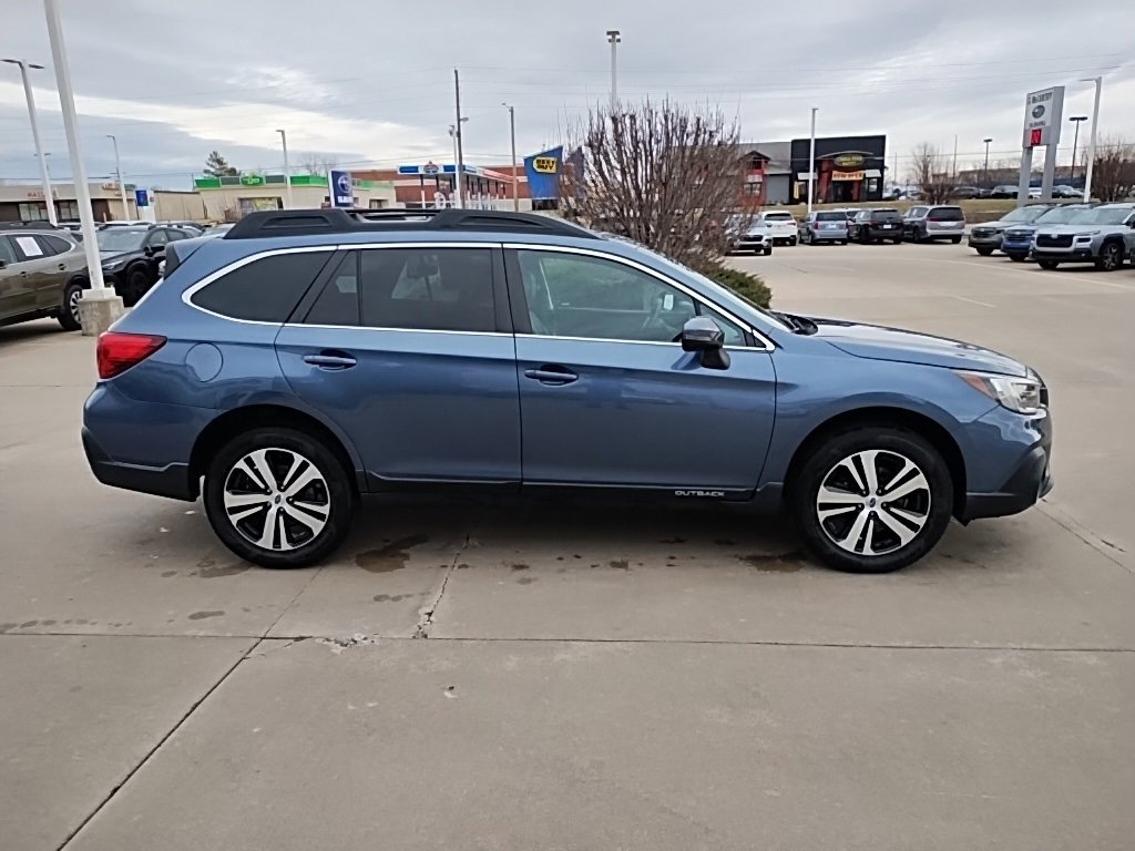 Used 2018 Subaru Outback 2.5i Limited image 7