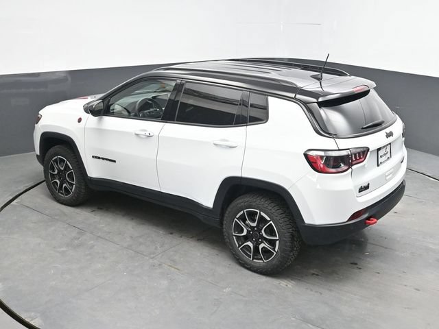 Used 2025 Jeep Compass Trailhawk AWD/4WD image 22