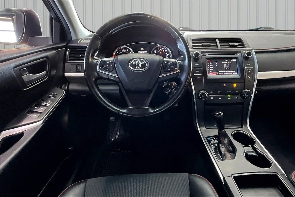 Used 2016 Toyota Camry SE FWD image 8