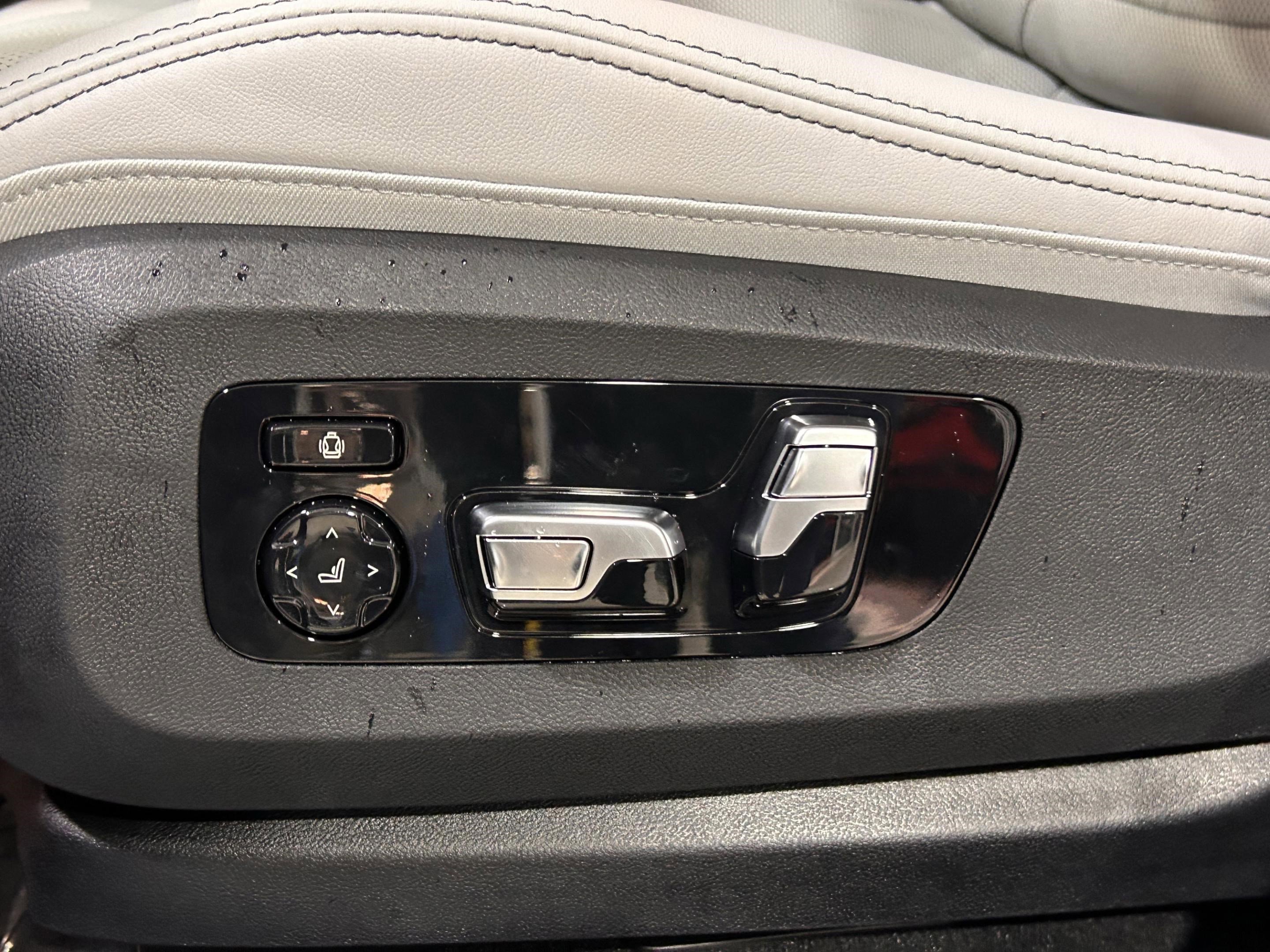New 2026 BMW X6 xDrive40i w/ Climate Comfort Package image 19