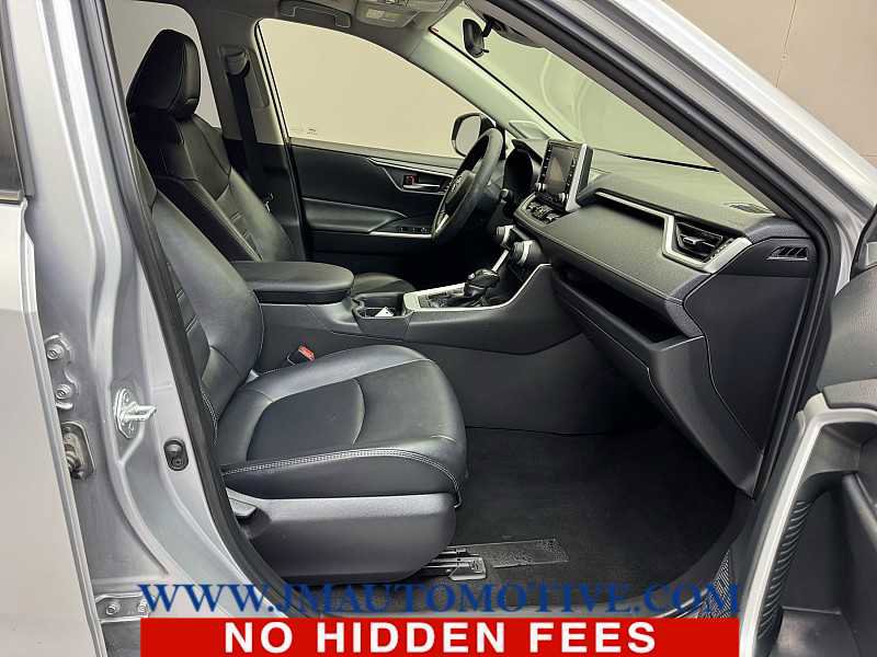 Used 2019 Toyota RAV4 XLE Premium w/ Cold Weather Package AWD/4WD image 20
