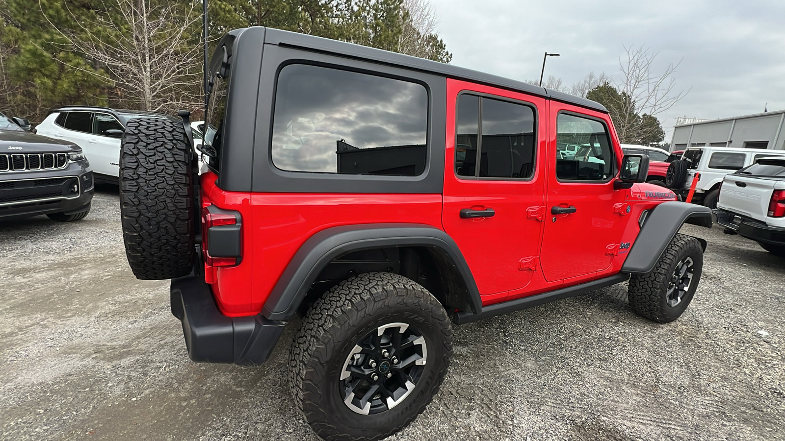 Used 2025 Jeep Wrangler Unlimited Rubicon 4xe image 8